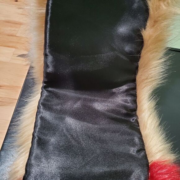 Faux fur satin lined multi colored scarf - Picture 6 of 6